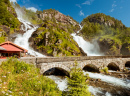 Zwillingswasserfall Latefossen, Odda, Norwegen