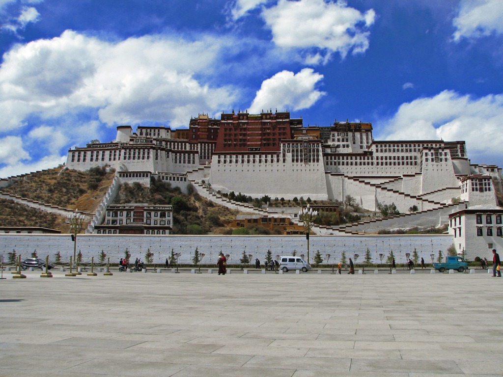 Palácio de Potala, Tibete jigsaw puzzle in Castelos puzzles on TheJigsawPuzzles.com