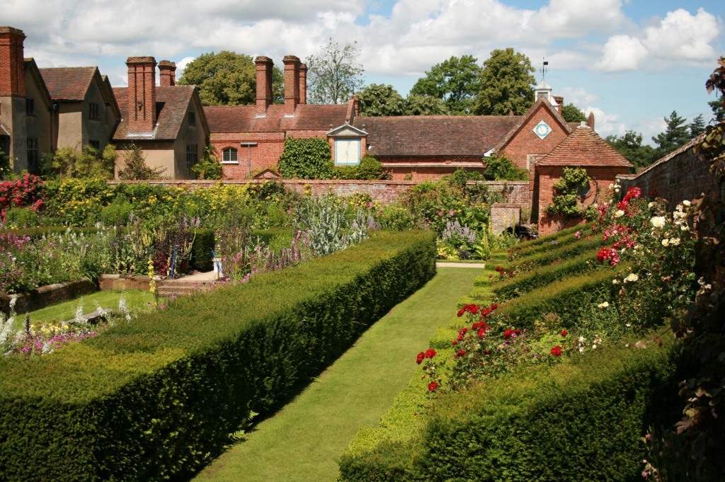 Gardens at Packwood House jigsaw puzzle in Street View puzzles on TheJigsawPuzzles.com