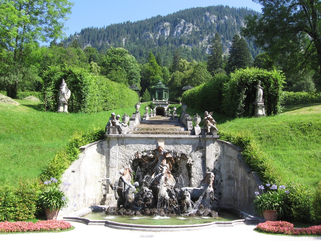 Linderhof Fountain jigsaw puzzle in Great Sightings puzzles on TheJigsawPuzzles.com