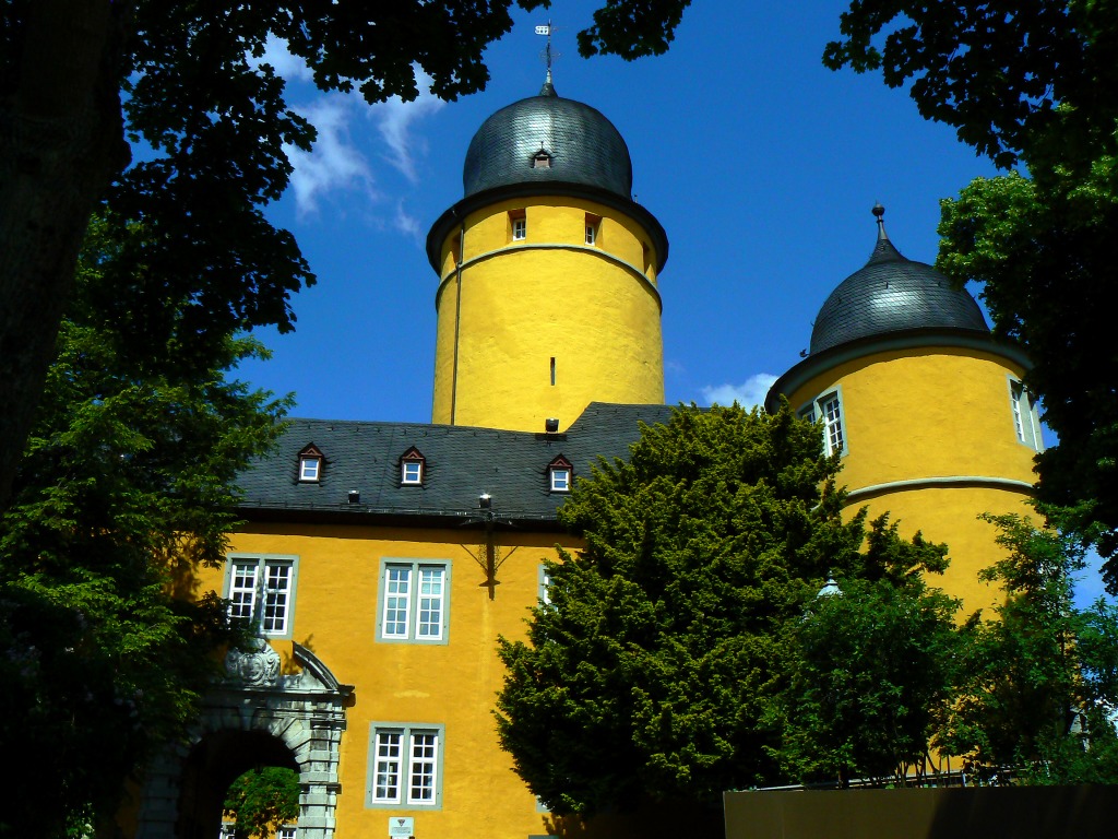Schloss Montabaur jigsaw puzzle in Castles puzzles on TheJigsawPuzzles.com