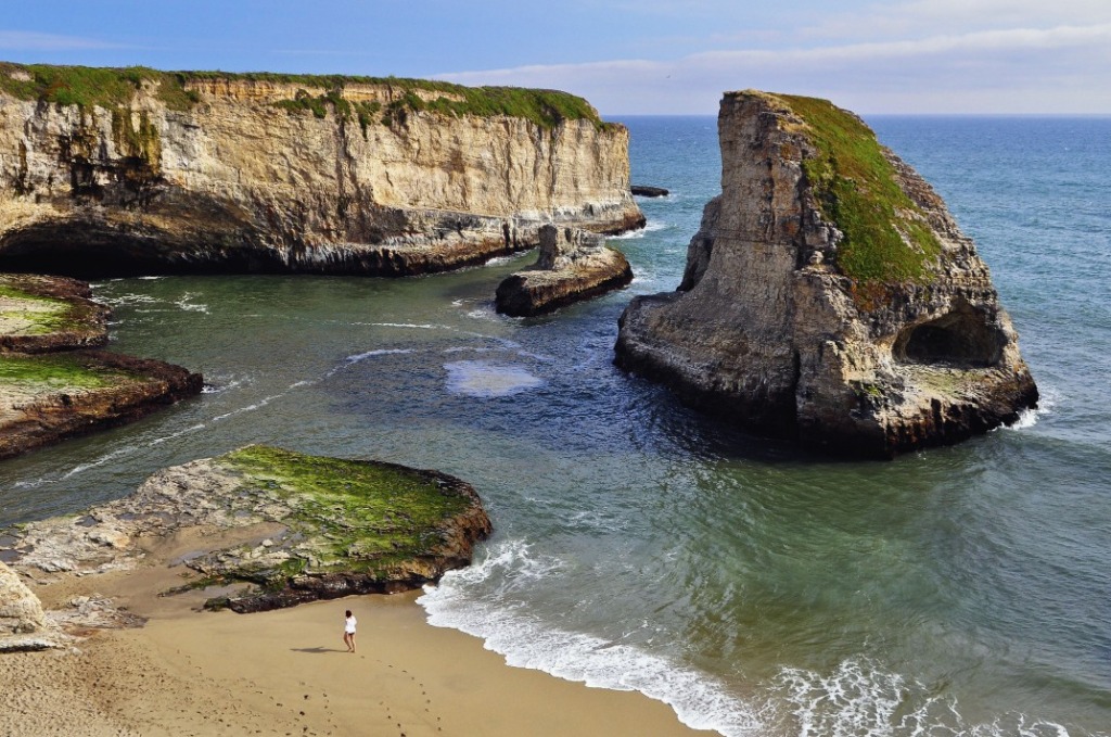 Shark Fin Cove jigsaw puzzle in Lugares Maravilhosos puzzles on TheJigsawPuzzles.com