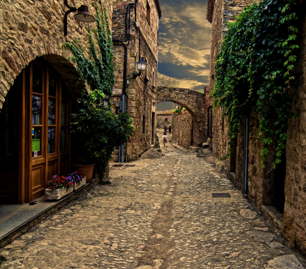 Peratallada jigsaw puzzle in Street View puzzles on TheJigsawPuzzles.com