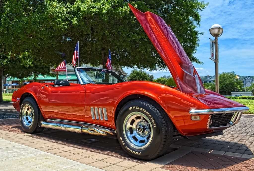 1968 Corvette Stingray jigsaw puzzle in Cars & Bikes puzzles on TheJigsawPuzzles.com