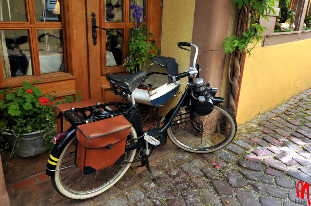 VéloSoleX Motor Bicycle jigsaw puzzle in Cars & Bikes puzzles on TheJigsawPuzzles.com