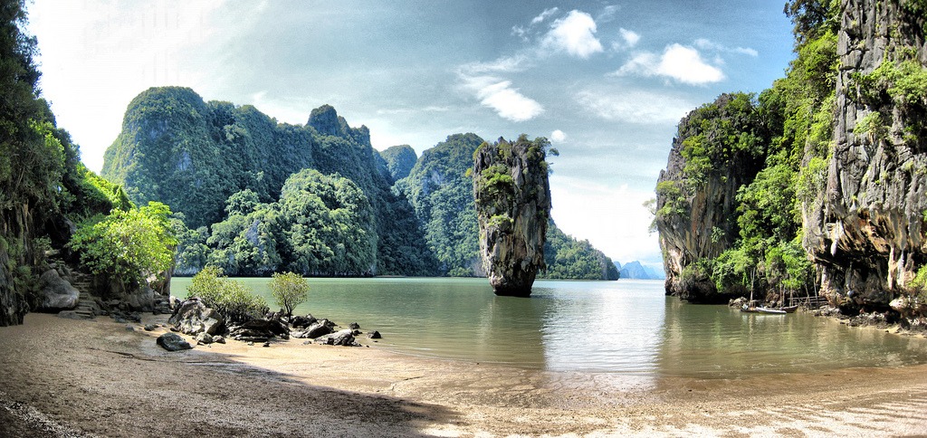 James Bond Island jigsaw puzzle in Puzzle of the Day puzzles on TheJigsawPuzzles.com