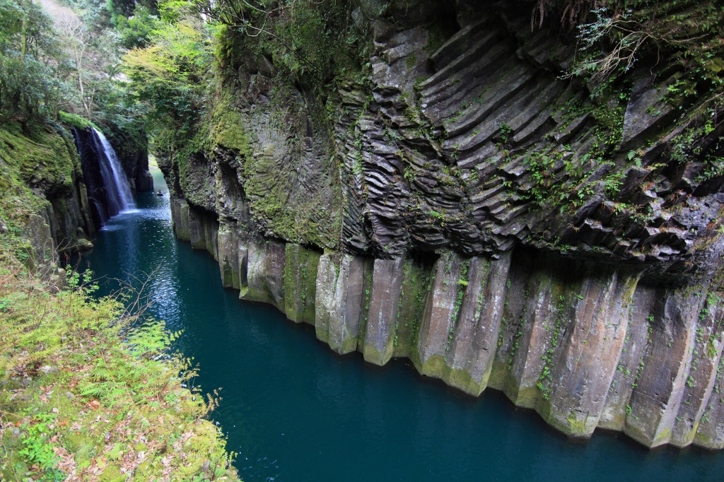 Manai Waterfall, Japan jigsaw puzzle in Great Sightings puzzles on TheJigsawPuzzles.com