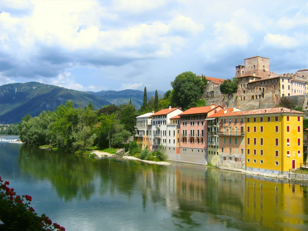 Bassano Del Grappa jigsaw puzzle in Paysages urbains puzzles on TheJigsawPuzzles.com