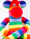 Regenbogen-Socken-Affe