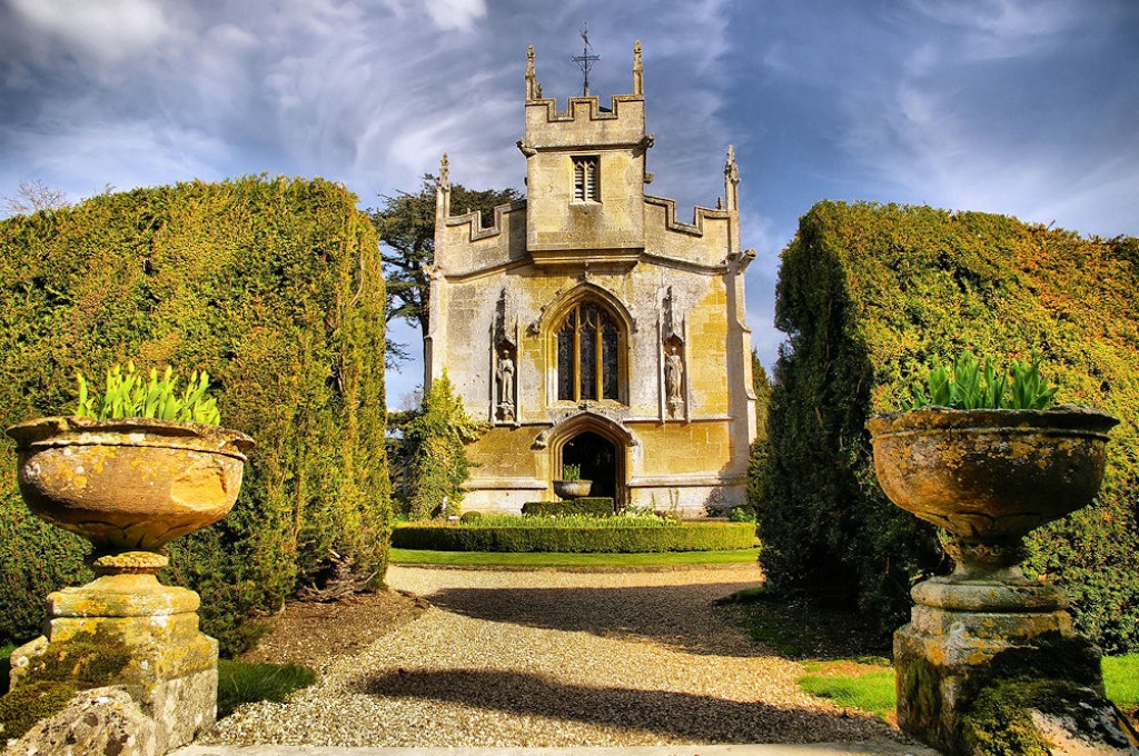 St. Mary's Church in Sudeley Castle, England jigsaw puzzle in Castles puzzles on TheJigsawPuzzles.com