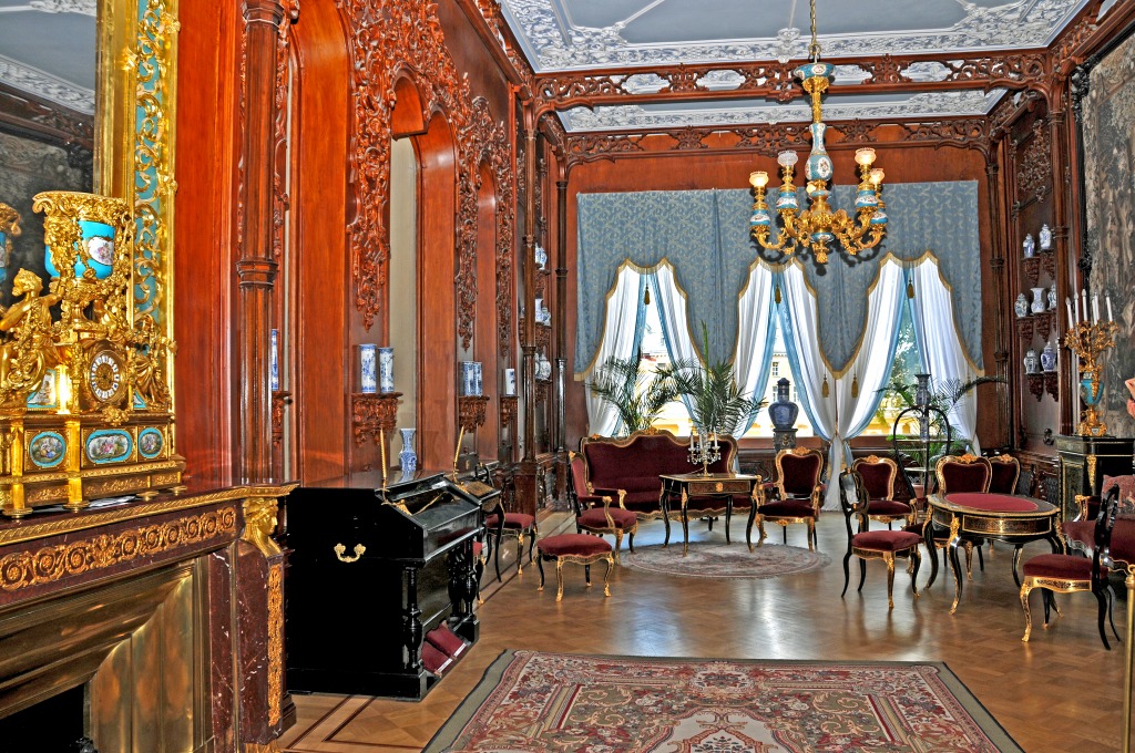 Yusupov Palace, St. Petersburg jigsaw puzzle in Castles puzzles on TheJigsawPuzzles.com