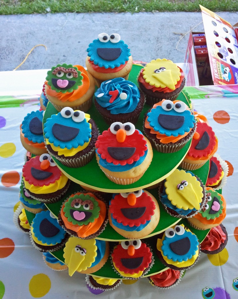 Sesame Street Cupcakes jigsaw puzzle in Food & Bakery puzzles on TheJigsawPuzzles.com