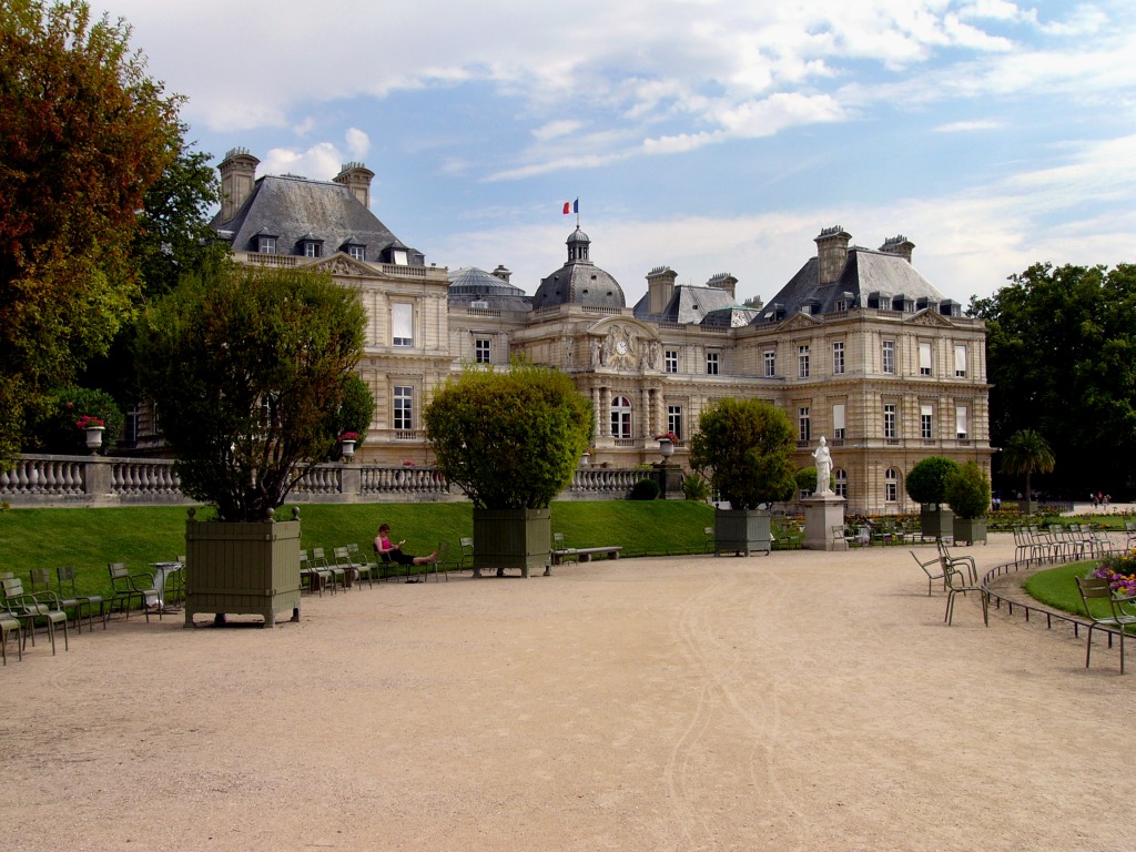 Luxembourg Gardens, Paris jigsaw puzzle in Castles puzzles on TheJigsawPuzzles.com