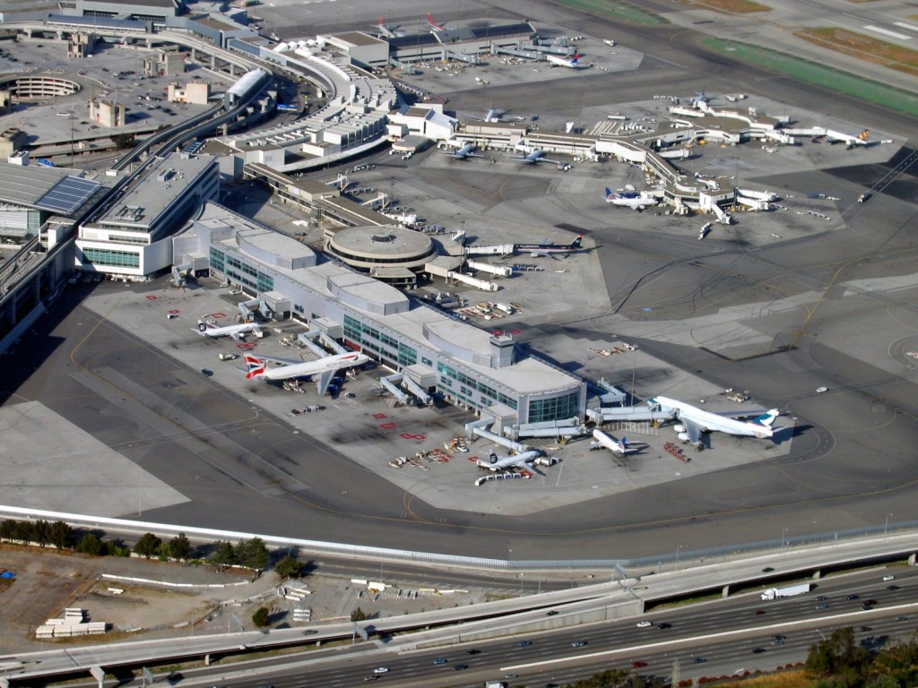Aéroport International de San Francisco jigsaw puzzle in Aviation puzzles on TheJigsawPuzzles.com