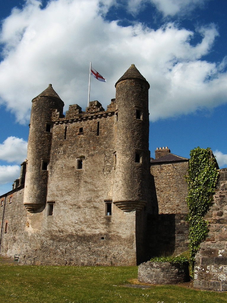 Castelo de Enniskillen, Irlanda jigsaw puzzle in Castelos puzzles on TheJigsawPuzzles.com