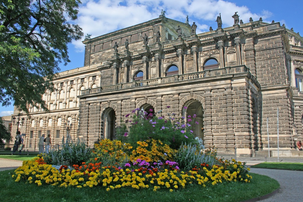 Semper Opera House, Dresden jigsaw puzzle in Пазл дня puzzles on TheJigsawPuzzles.com