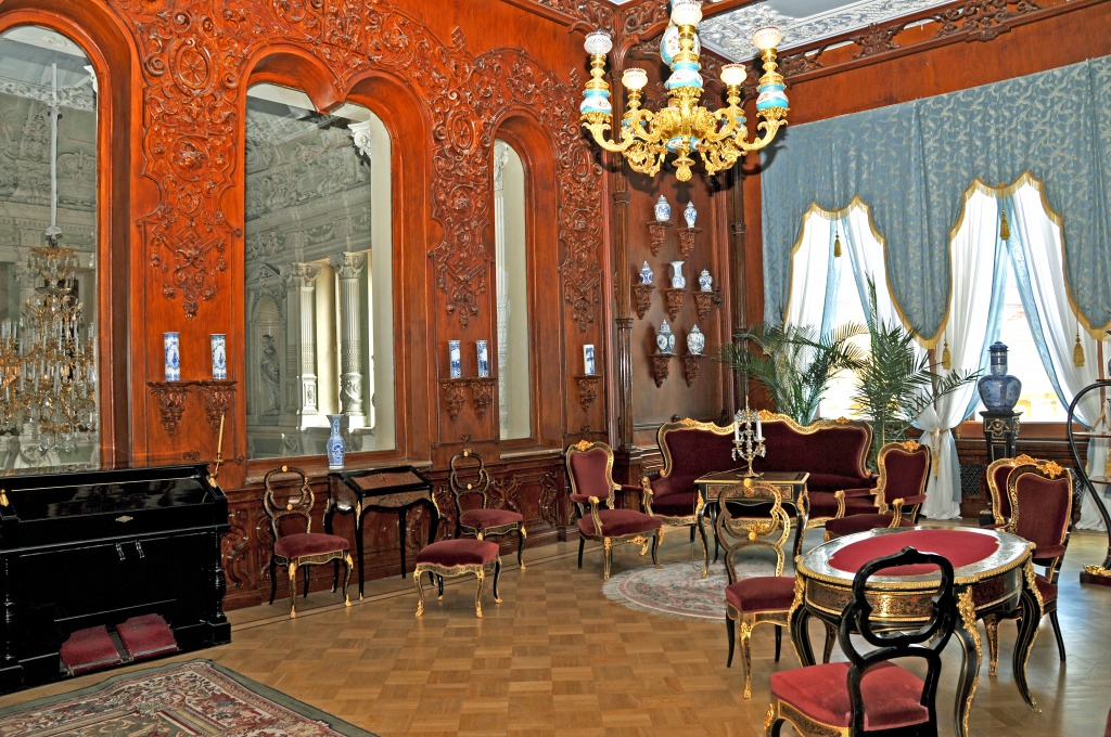 Yusupov Palace jigsaw puzzle in Puzzle of the Day puzzles on TheJigsawPuzzles.com