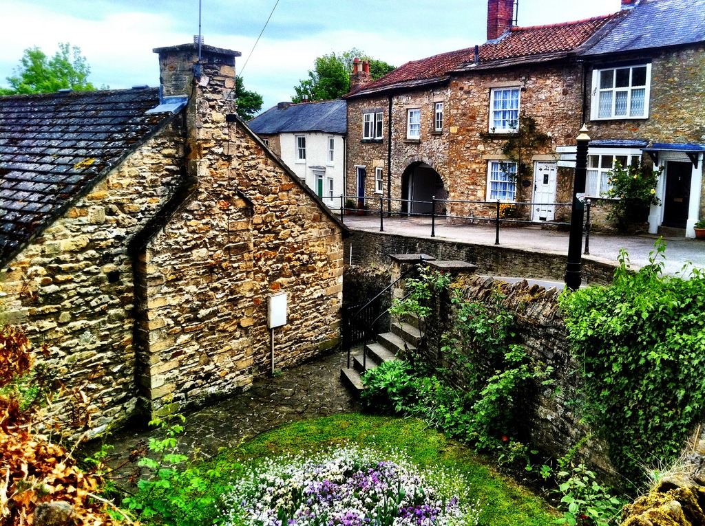 Richmond, North Yorkshire jigsaw puzzle in Paysages urbains puzzles on TheJigsawPuzzles.com