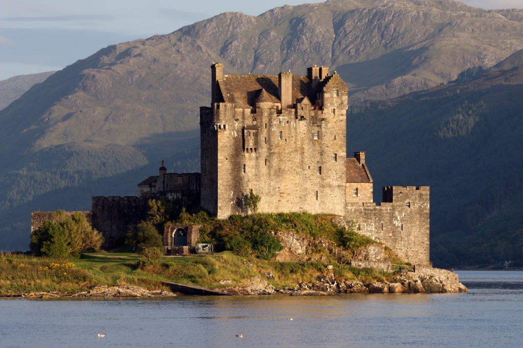 Eilean Donan castle, Scottish Highlands jigsaw puzzle in Castles ...