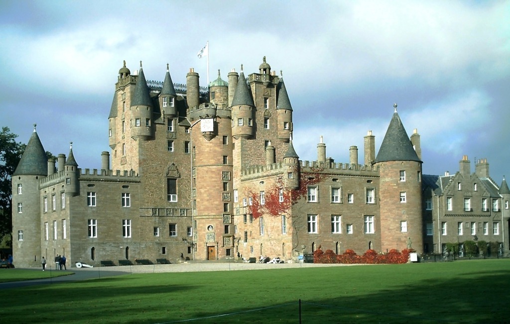 Glamis Castle, Angus, Scotland jigsaw puzzle in Castles puzzles on TheJigsawPuzzles.com