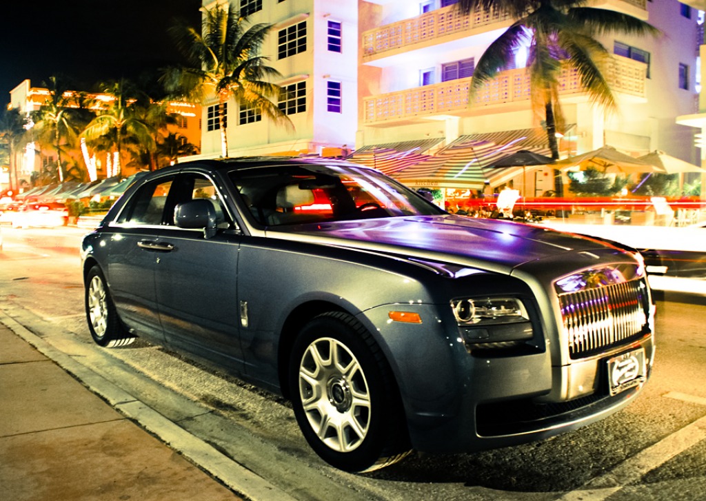 Miami Nightlife jigsaw puzzle in Cars & Bikes puzzles on TheJigsawPuzzles.com