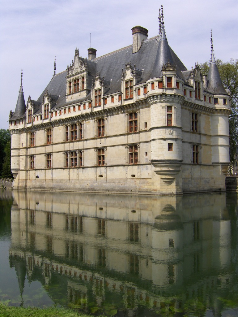 Château d'Azay-le-Rideau jigsaw puzzle in Castles puzzles on TheJigsawPuzzles.com