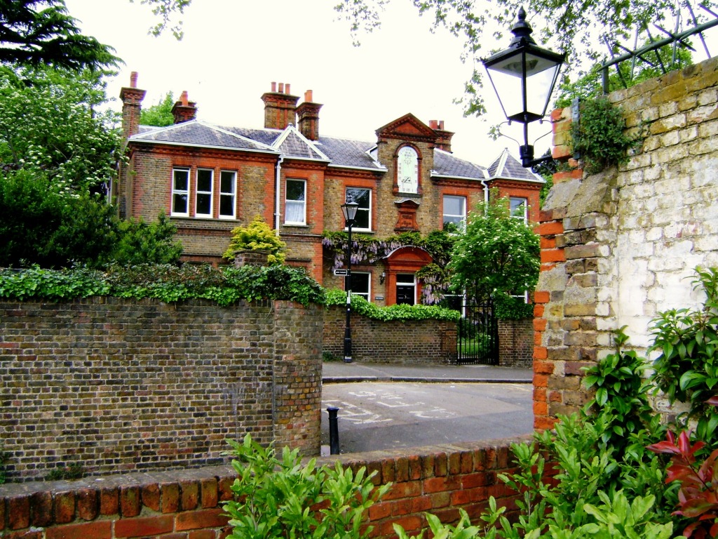 Dial House in Twickenham jigsaw puzzle in Street View puzzles on TheJigsawPuzzles.com