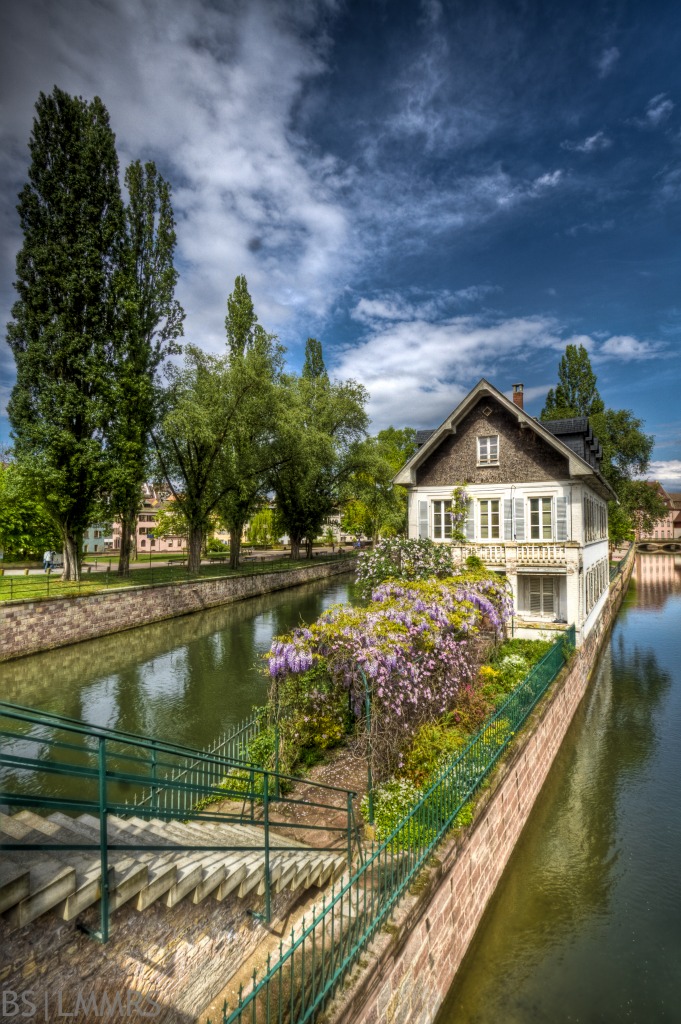 Harbor House, Pont Couvert, France jigsaw puzzle in Street View puzzles on TheJigsawPuzzles.com