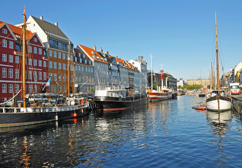Nyhavn Canal, Denmark jigsaw puzzle in Puzzle of the Day puzzles on TheJigsawPuzzles.com