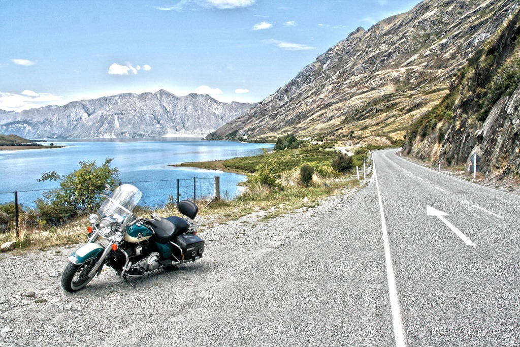 Harley in Neuseeland jigsaw puzzle in Autos & Motorräder puzzles on TheJigsawPuzzles.com
