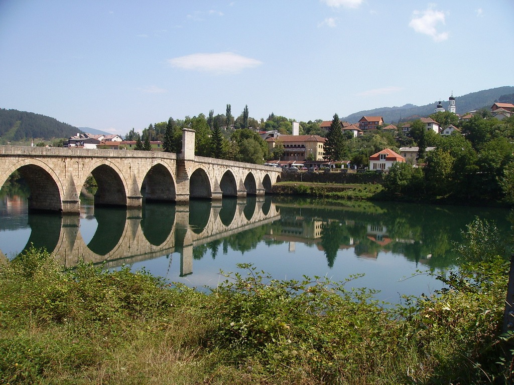 River Drina Bridge, Višegrad, Bosnia jigsaw puzzle in Bridges puzzles on TheJigsawPuzzles.com