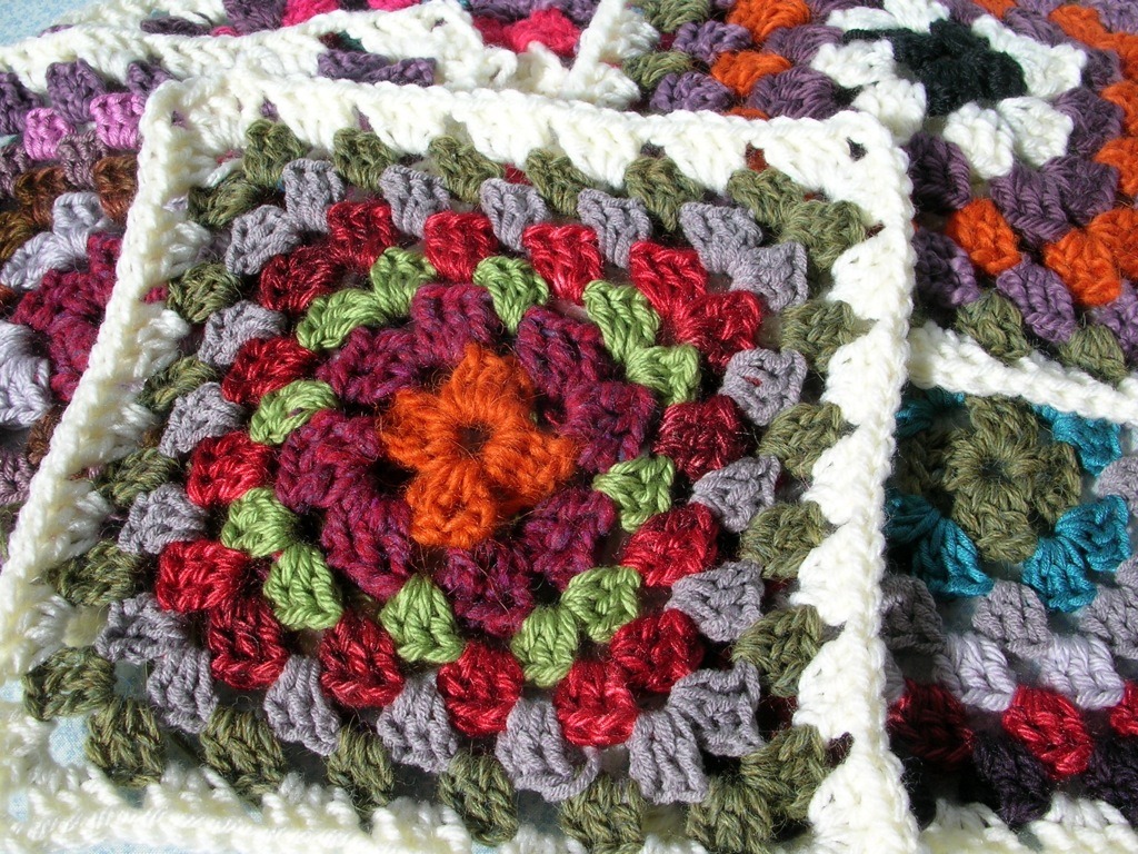Mehr Granny-Squares jigsaw puzzle in Handgemacht puzzles on TheJigsawPuzzles.com