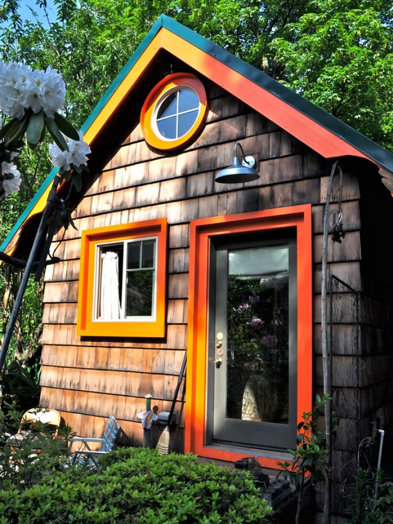 Tiny Cottage jigsaw puzzle in Street View puzzles on TheJigsawPuzzles.com