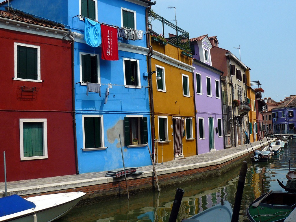 Burano, Venise jigsaw puzzle in Paysages urbains puzzles on TheJigsawPuzzles.com