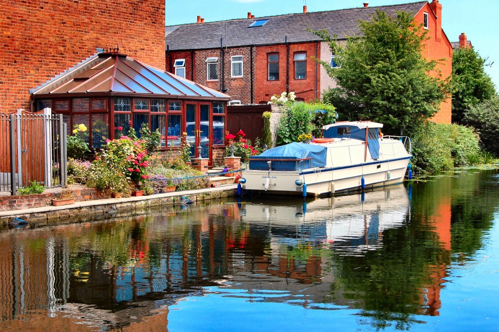 Canal de Liverpool, Leigh, Royaume-Uni jigsaw puzzle in Paysages urbains puzzles on TheJigsawPuzzles.com
