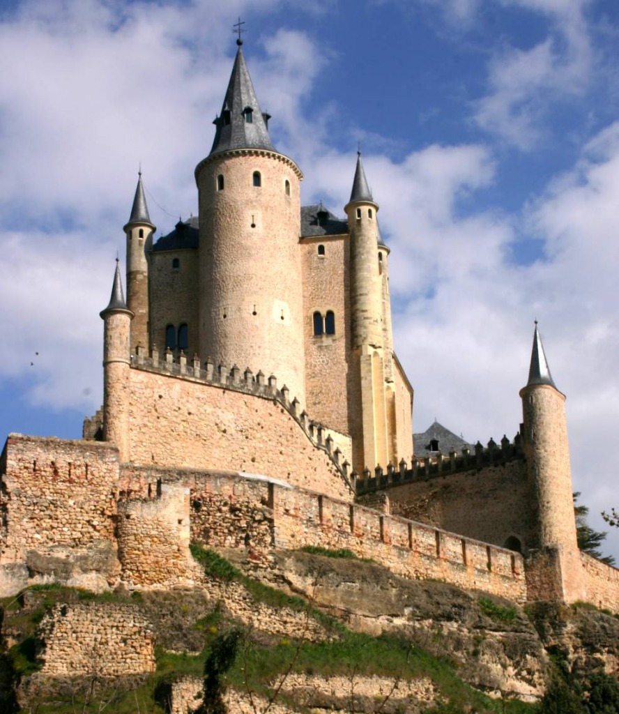Blick auf den Alcazar, Segovia, Spanien jigsaw puzzle in Schlösser puzzles on TheJigsawPuzzles.com