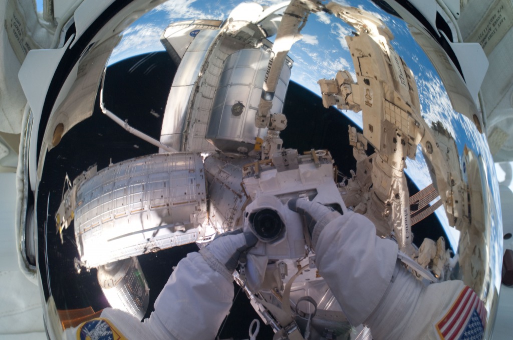 Astronaut Mike Fossum's Self-portrait jigsaw puzzle in Puzzle of the Day puzzles on TheJigsawPuzzles.com
