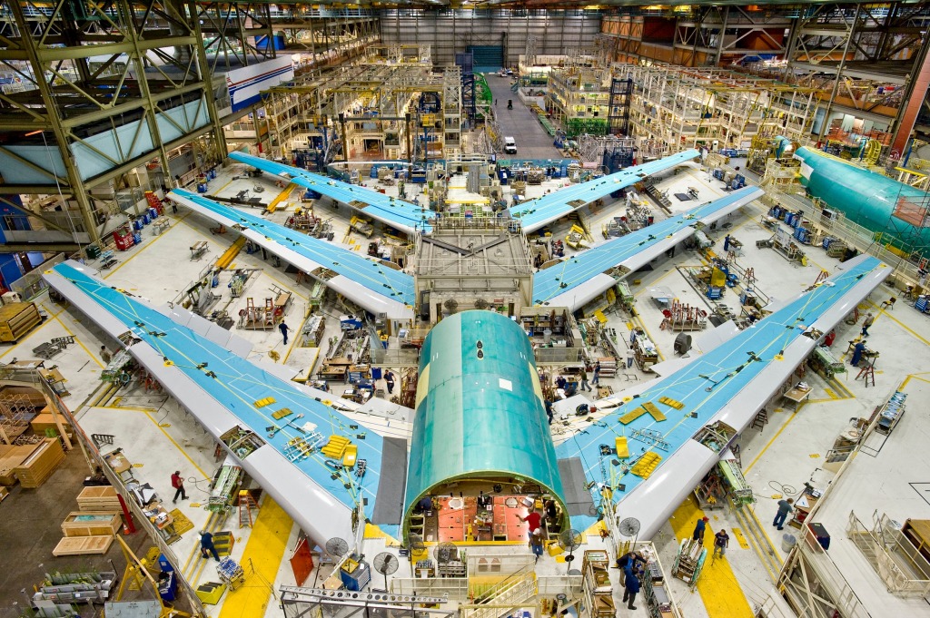 Boeing 747-8 à l'assemblage jigsaw puzzle in Aviation puzzles on TheJigsawPuzzles.com