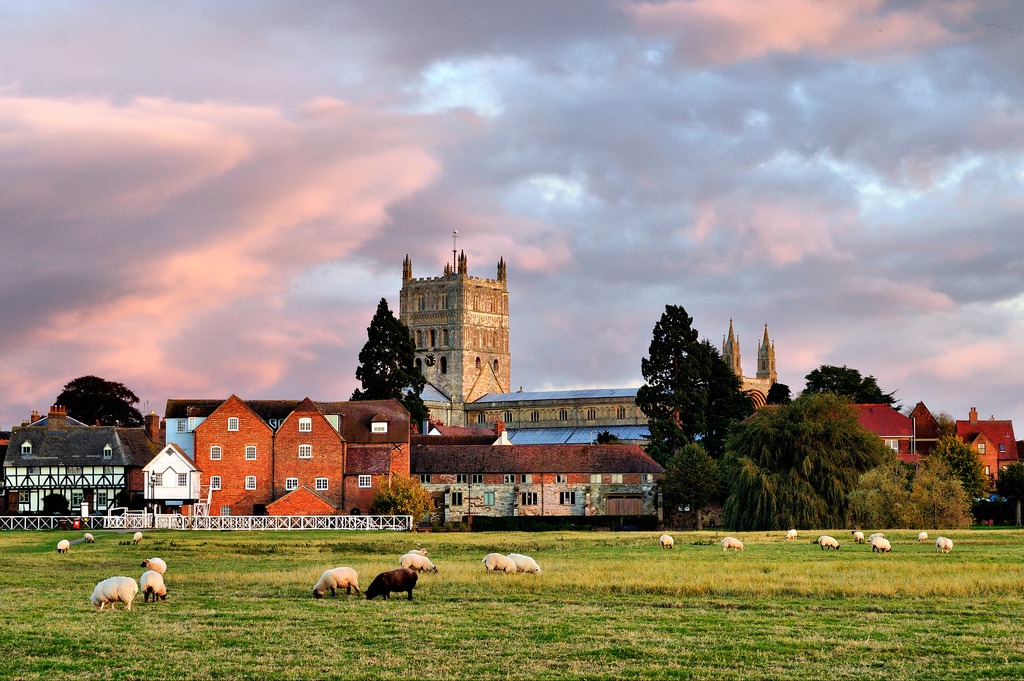 Abbaye de Tewkesbury, Angleterre jigsaw puzzle in Magnifiques vues puzzles on TheJigsawPuzzles.com