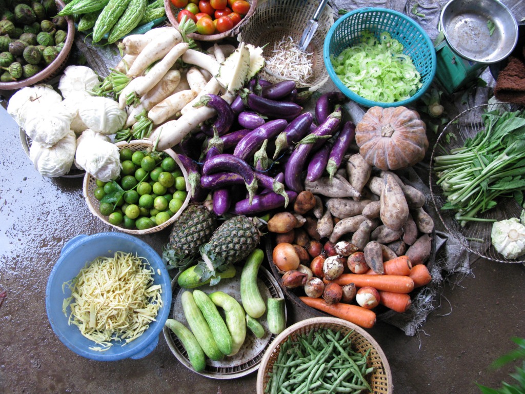 Vegetables at Vietnam Market jigsaw puzzle in Fruits & Veggies puzzles on TheJigsawPuzzles.com