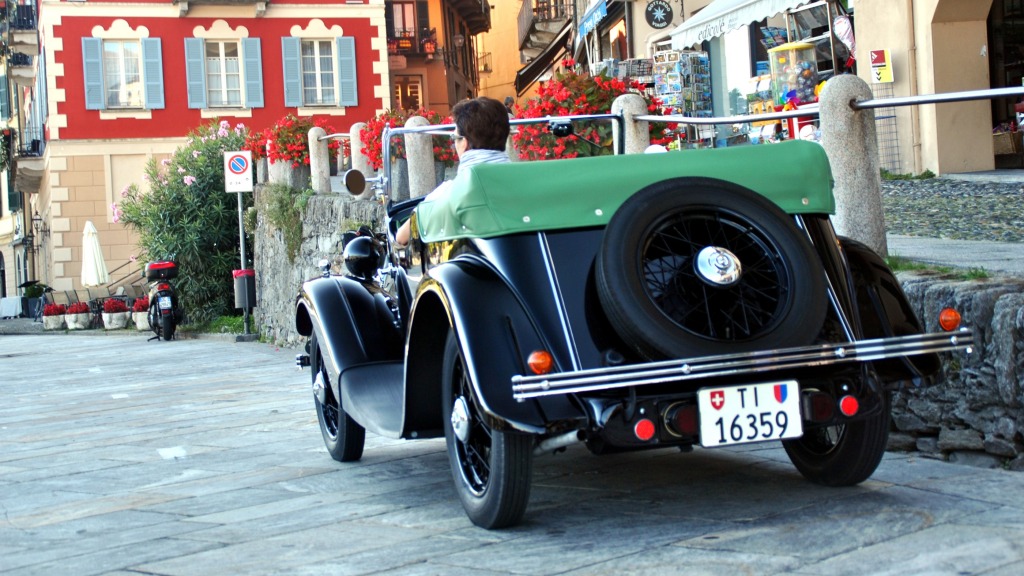 Morris Eight Tourer in Cannobio, Italy jigsaw puzzle in Пазл дня puzzles on TheJigsawPuzzles.com