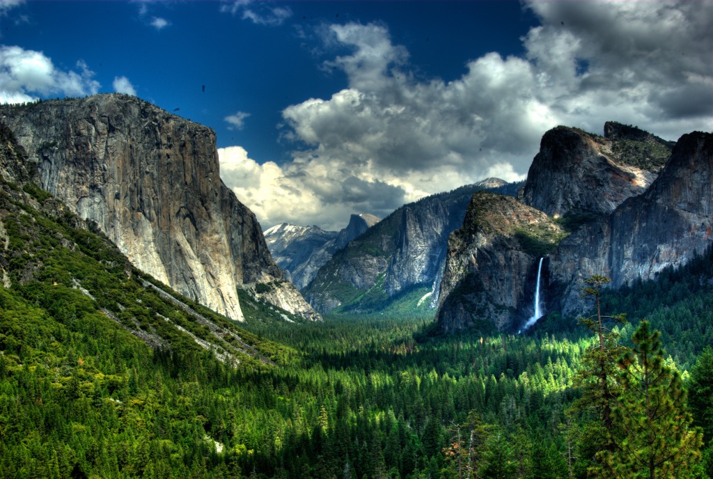 Yosemite Valley jigsaw puzzle in Waterfalls puzzles on TheJigsawPuzzles.com