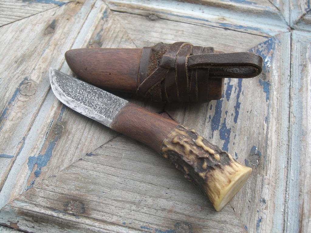 Handcrafted Knife jigsaw puzzle in Macro puzzles on TheJigsawPuzzles.com