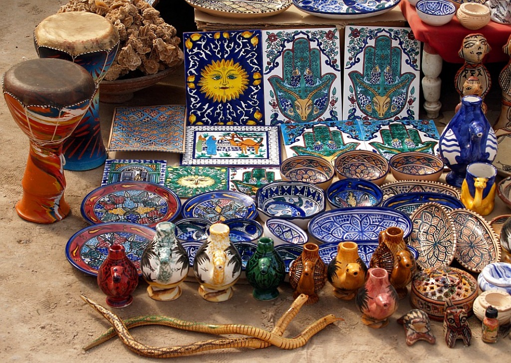 Lokale Handwerkskunst in Medenine, Tunesien jigsaw puzzle in Handgemacht puzzles on TheJigsawPuzzles.com