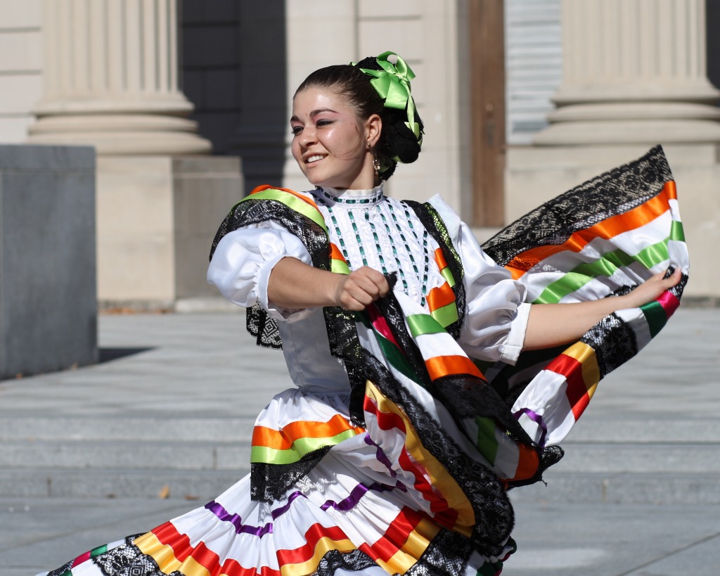 Baile Folklórico Dancer at Yale jigsaw puzzle in People puzzles on TheJigsawPuzzles.com