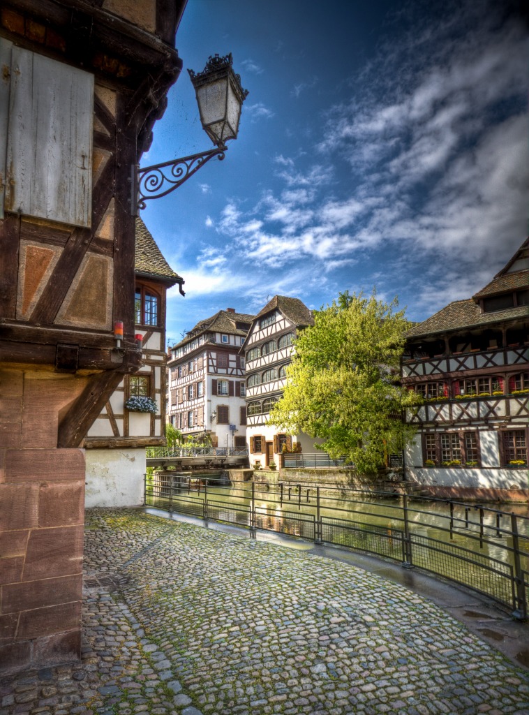 Strasbourg, France jigsaw puzzle in Paysages urbains puzzles on TheJigsawPuzzles.com