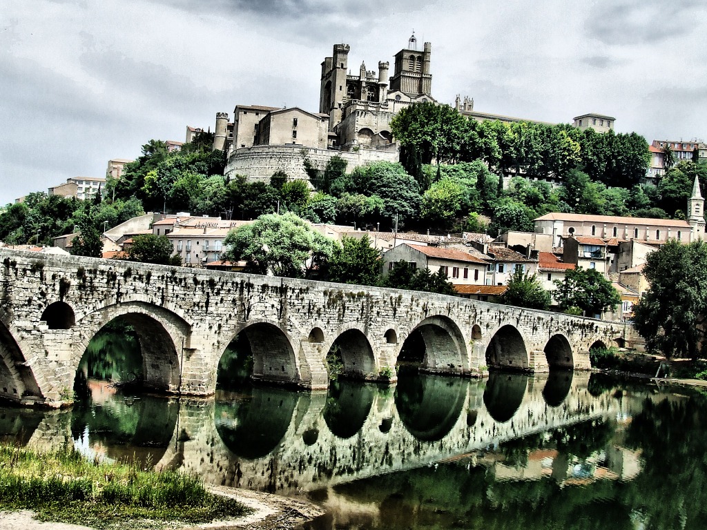 Vieux pont à Béziers, France jigsaw puzzle in Ponts puzzles on TheJigsawPuzzles.com
