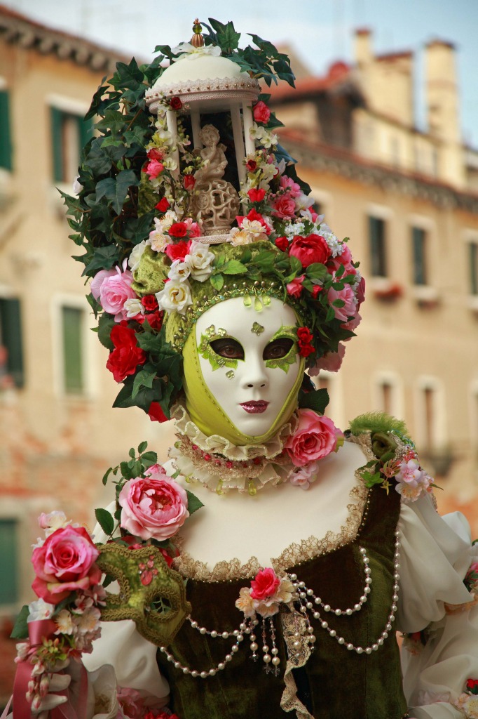 Masked Character, Carnevale in Venice jigsaw puzzle in Flowers puzzles on TheJigsawPuzzles.com