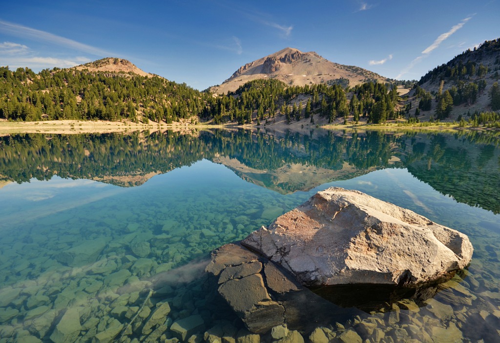 Lake Helen, Lassen Volcanic National Park jigsaw puzzle in Great Sightings puzzles on TheJigsawPuzzles.com