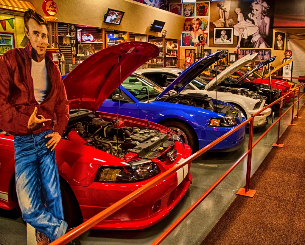Russell's Truck and Travel Auto Museum jigsaw puzzle in Autos & Motorräder puzzles on TheJigsawPuzzles.com